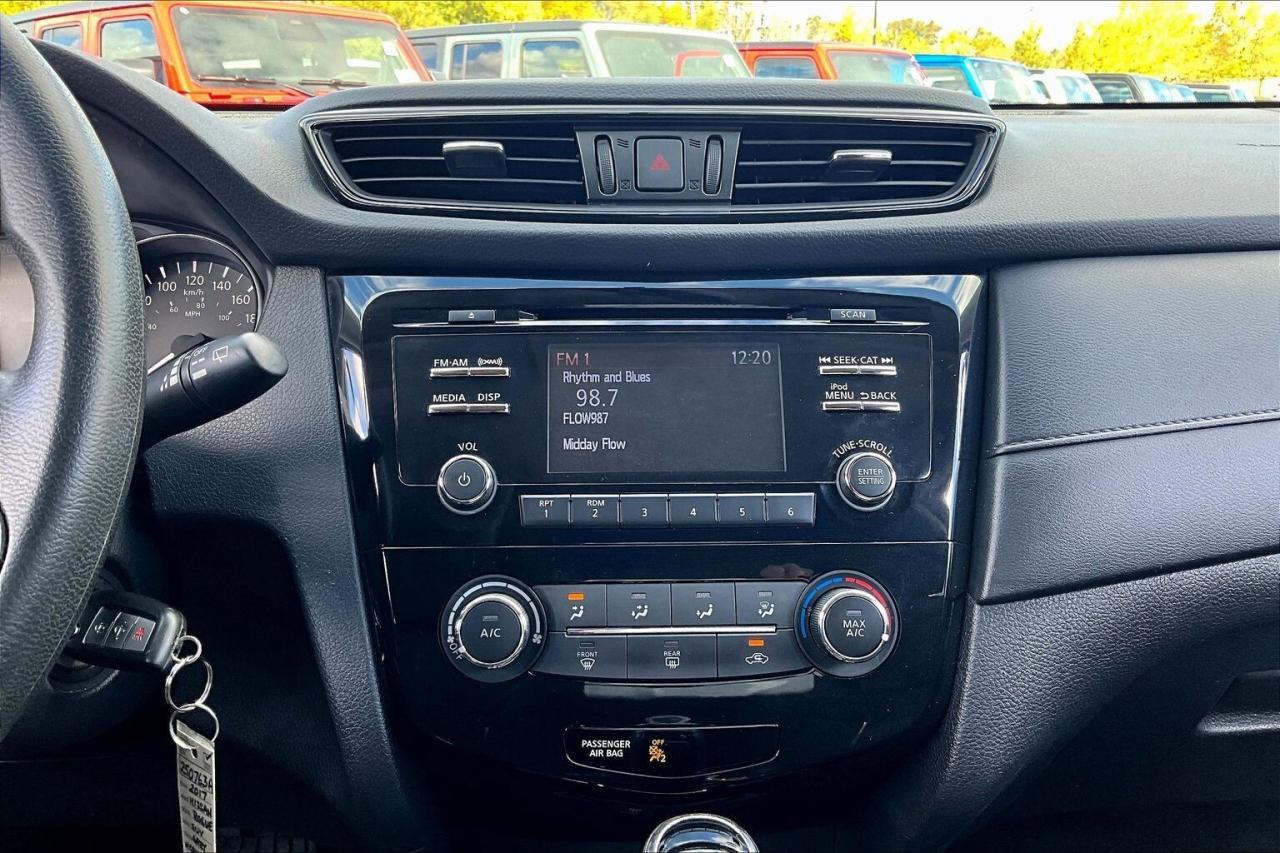2017 Nissan Rogue S | Heated Seats | Remote Start | FWD Photo