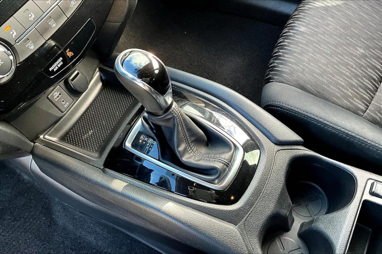 2017 Nissan Rogue S | Heated Seats | Remote Start | FWD Photo