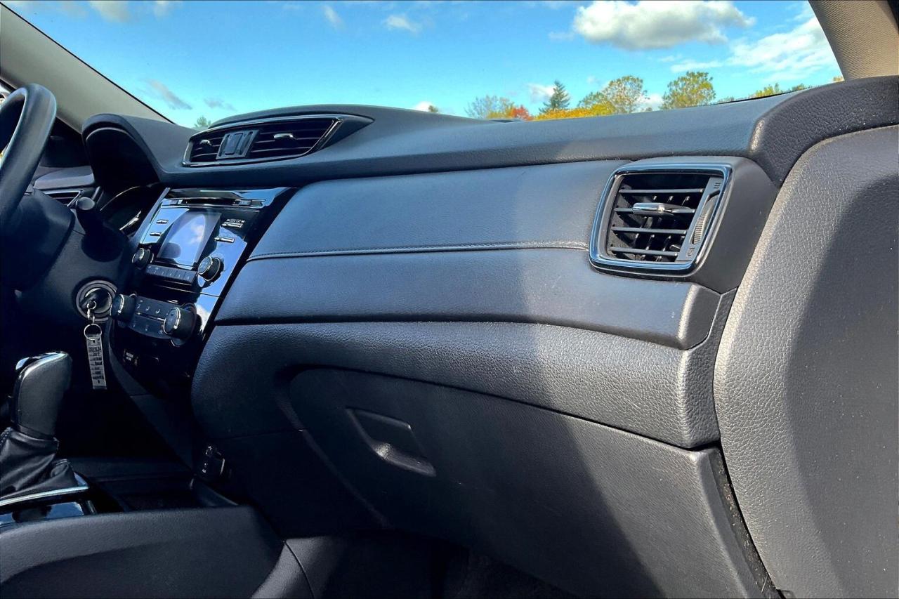 2017 Nissan Rogue S | Heated Seats | Remote Start | FWD Photo