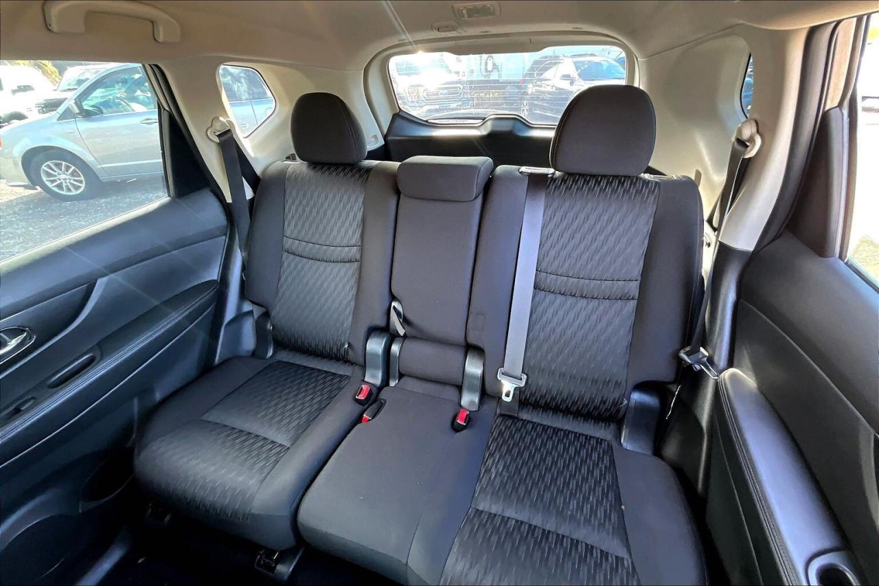 2017 Nissan Rogue S | Heated Seats | Remote Start | FWD Photo