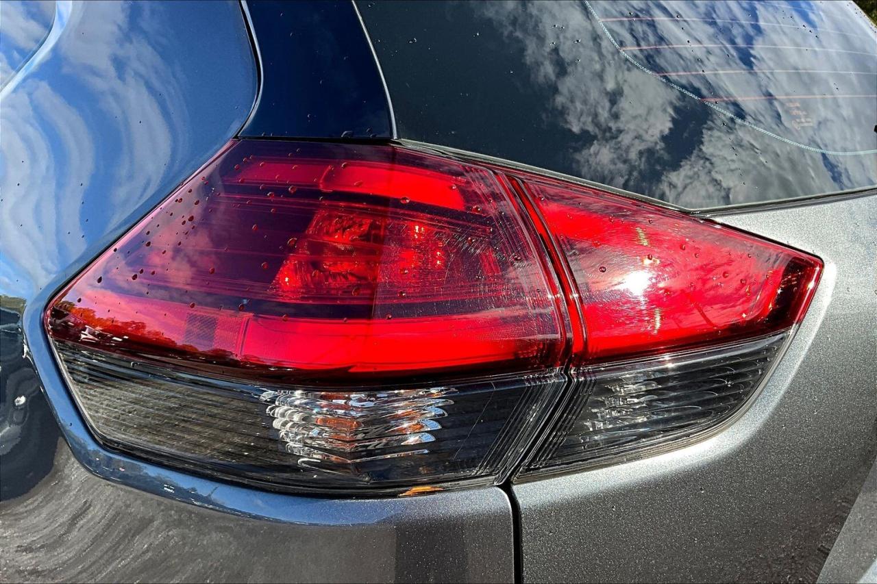 2017 Nissan Rogue S | Heated Seats | Remote Start | FWD Photo