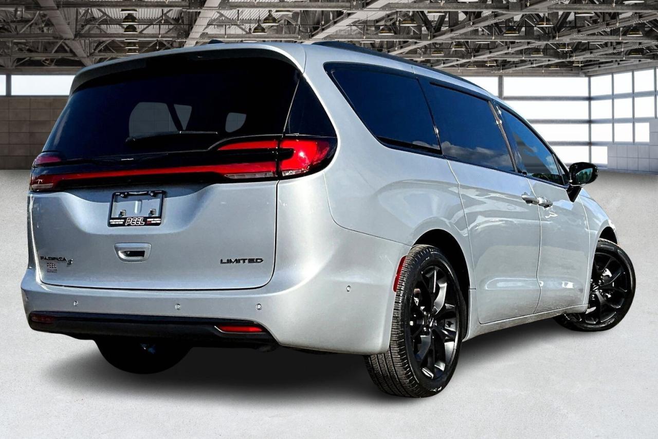 2024 Chrysler Pacifica Limited S App | TheatreGroup | SafetySphere | FWD Photo