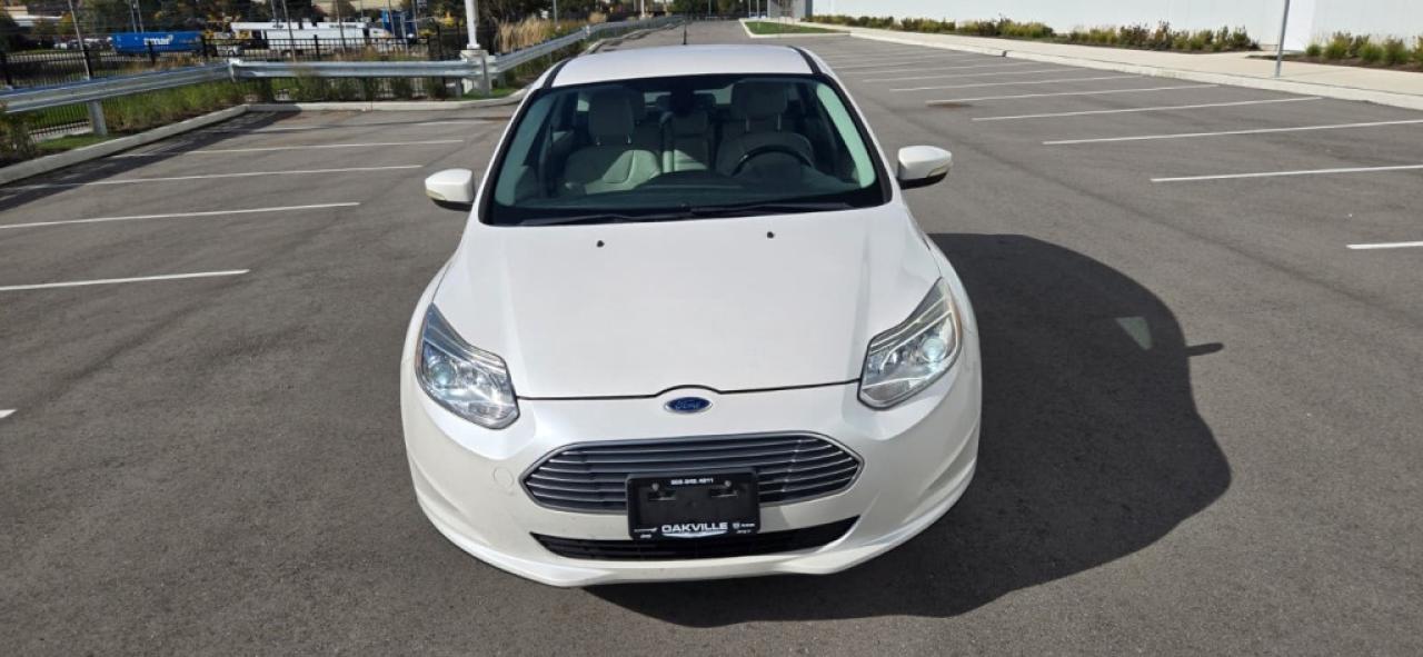 2012 Ford Focus Base 4dr Hatchback Automatic Photo