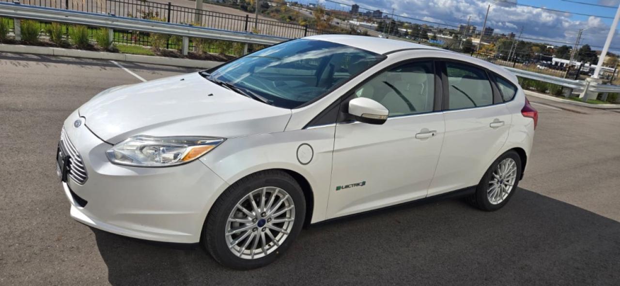 2012 Ford Focus Base 4dr Hatchback Automatic Photo