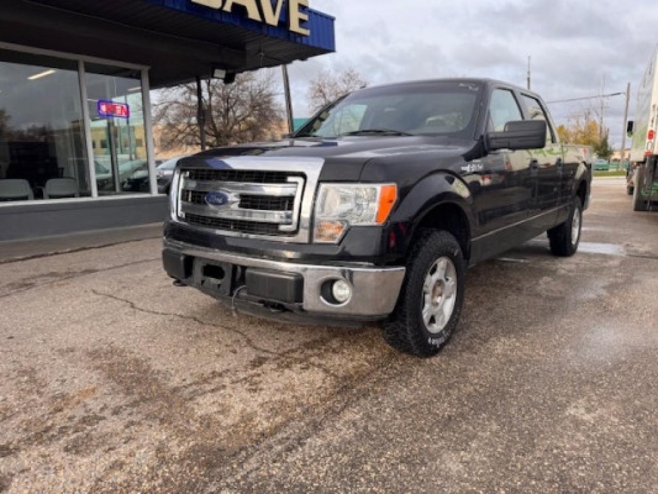 Used 2014 Ford F-150 XLT 4x4 SuperCab Styleside 8 ft. box 163 in. WB Automatic for sale in Winnipeg, MB