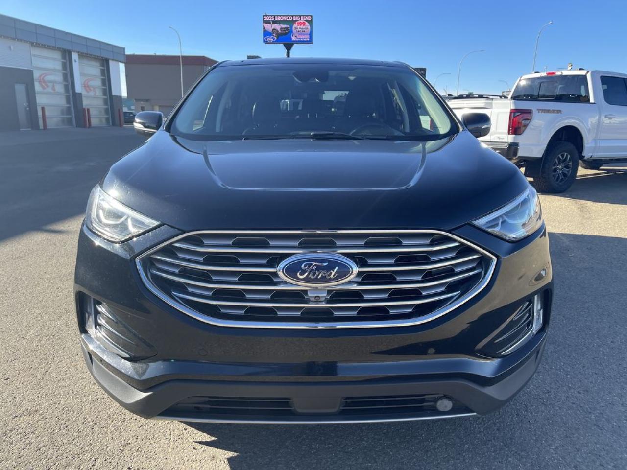 2019 Ford Edge Titanium Photo5