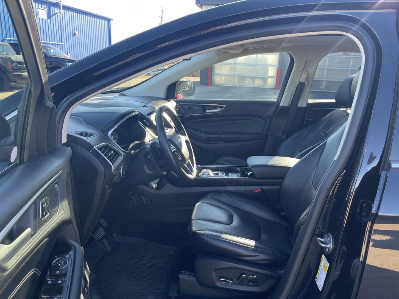 2019 Ford Edge Titanium Photo5