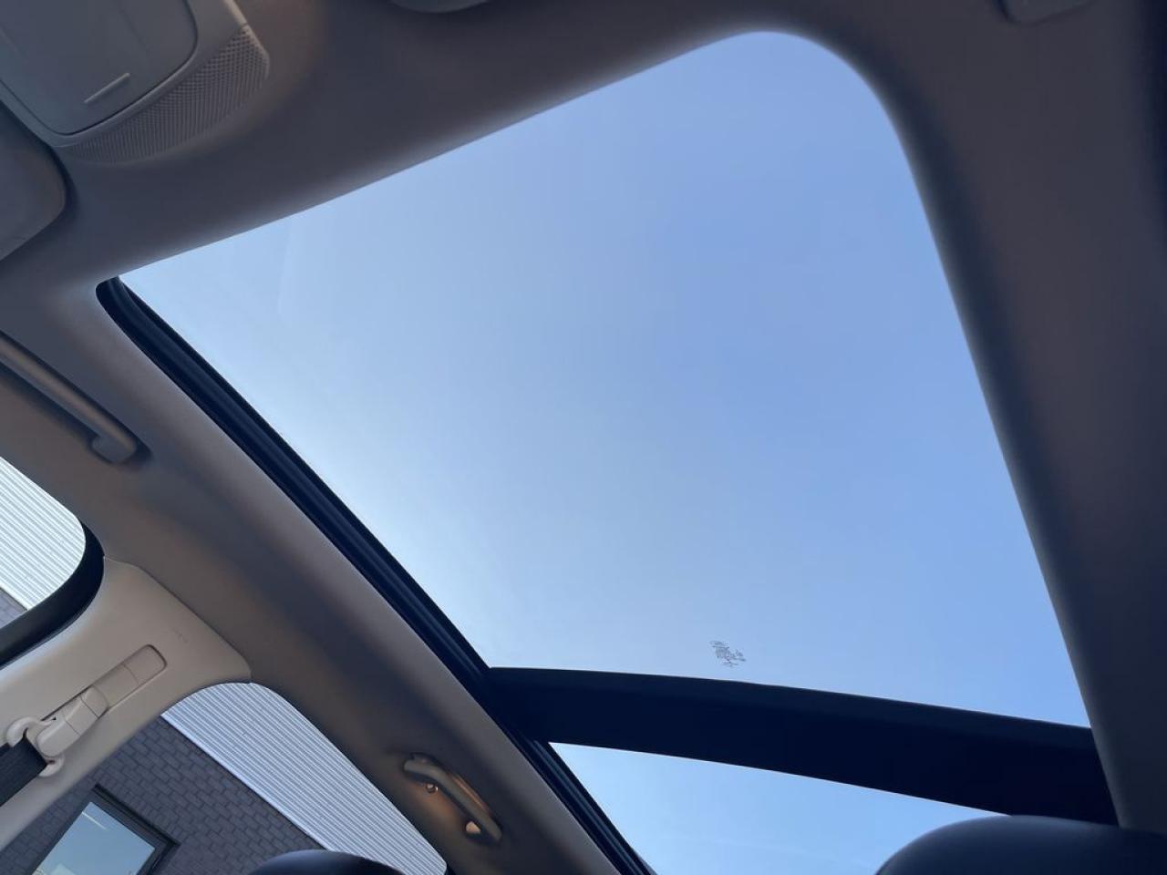 2019 Ford Edge Titanium Photo5