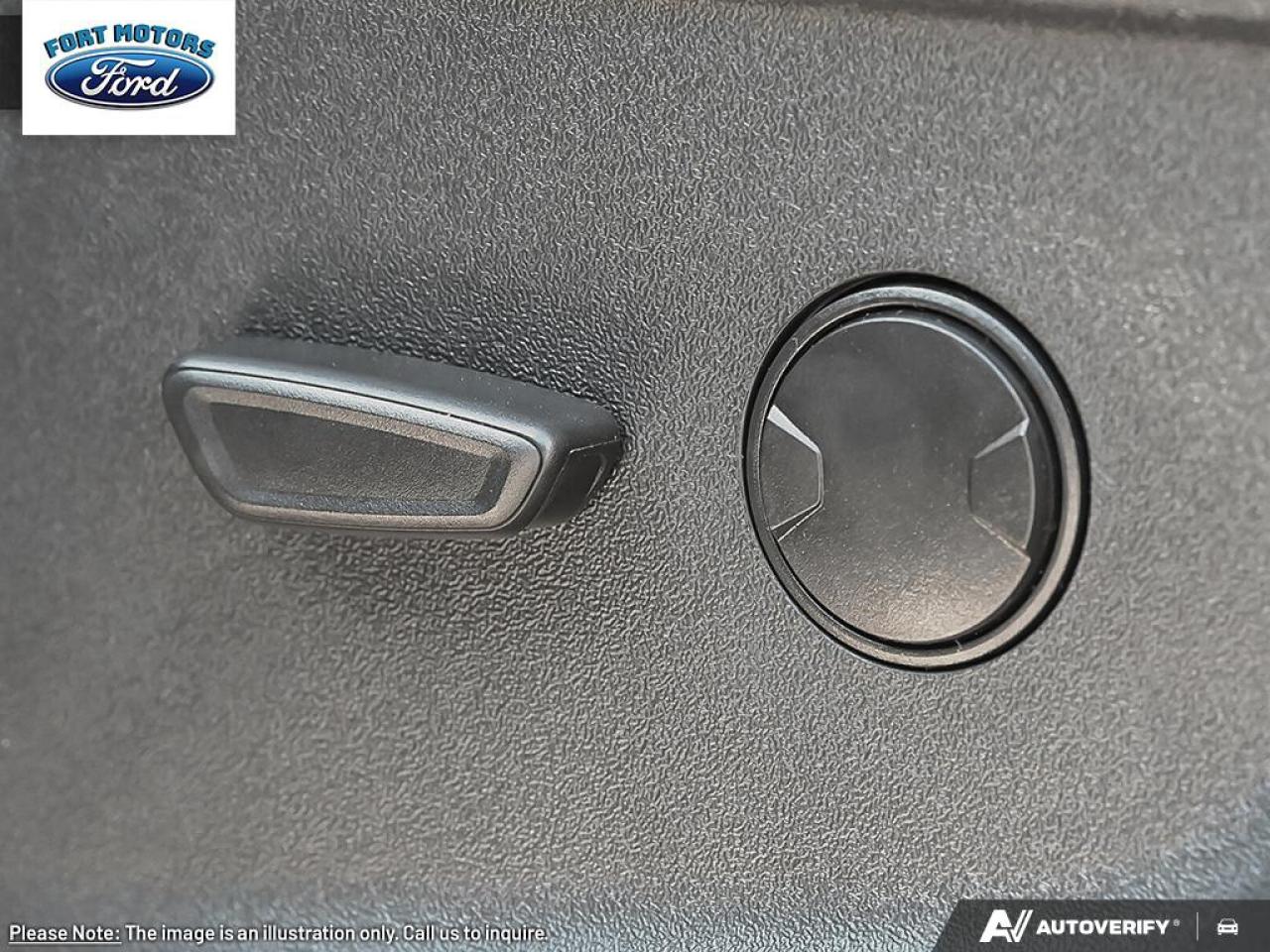 2026 Ford SUPERDUTY F-350® XLT Photo5