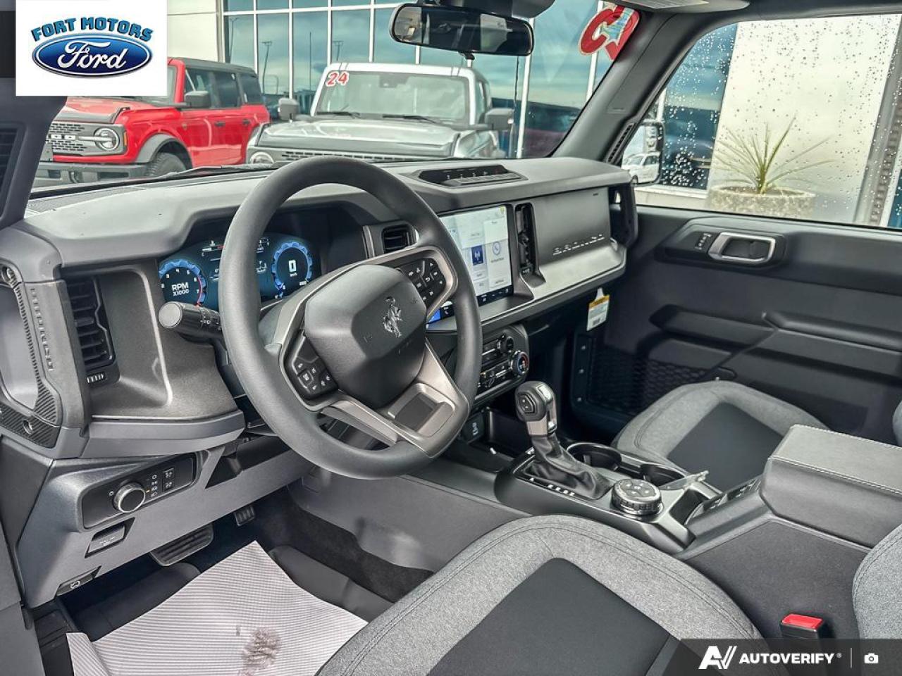 2025 Ford Bronco Base Photo5