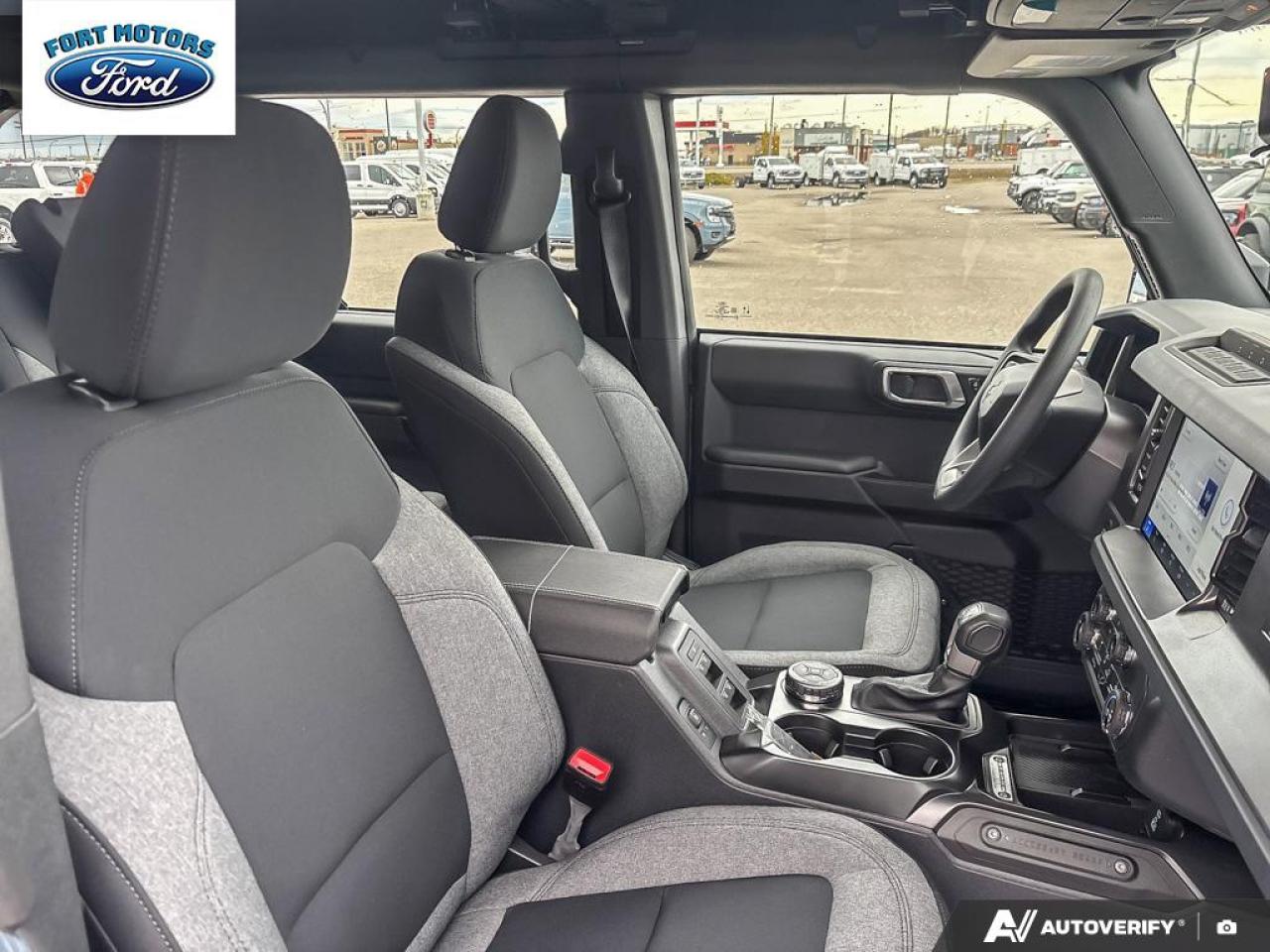 2025 Ford Bronco Base Photo5