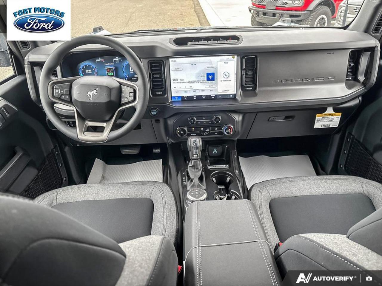 2025 Ford Bronco Base Photo5