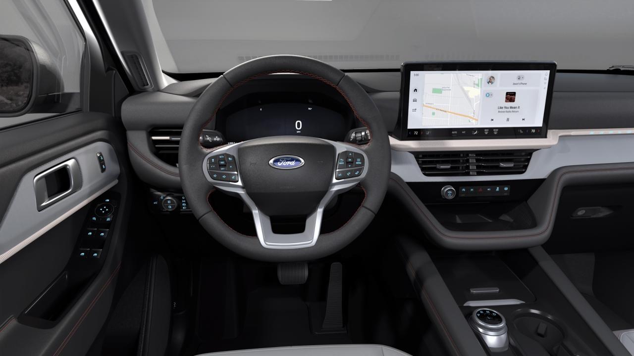 2025 Ford Explorer Active Photo5