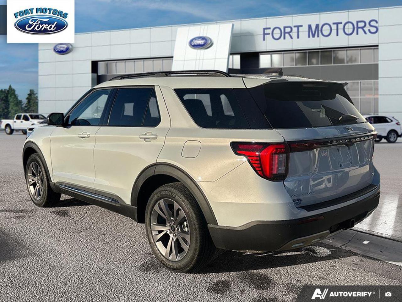 2025 Ford Explorer Active Photo