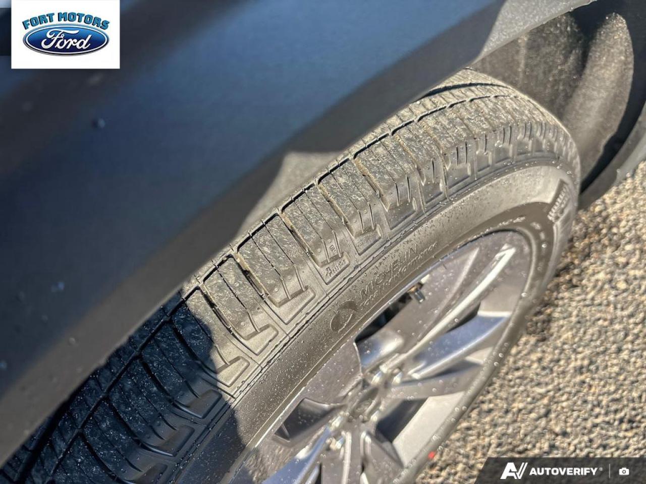 2025 Ford Explorer Active Photo5