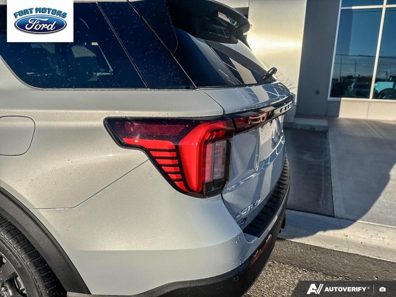 2025 Ford Explorer Active Photo5