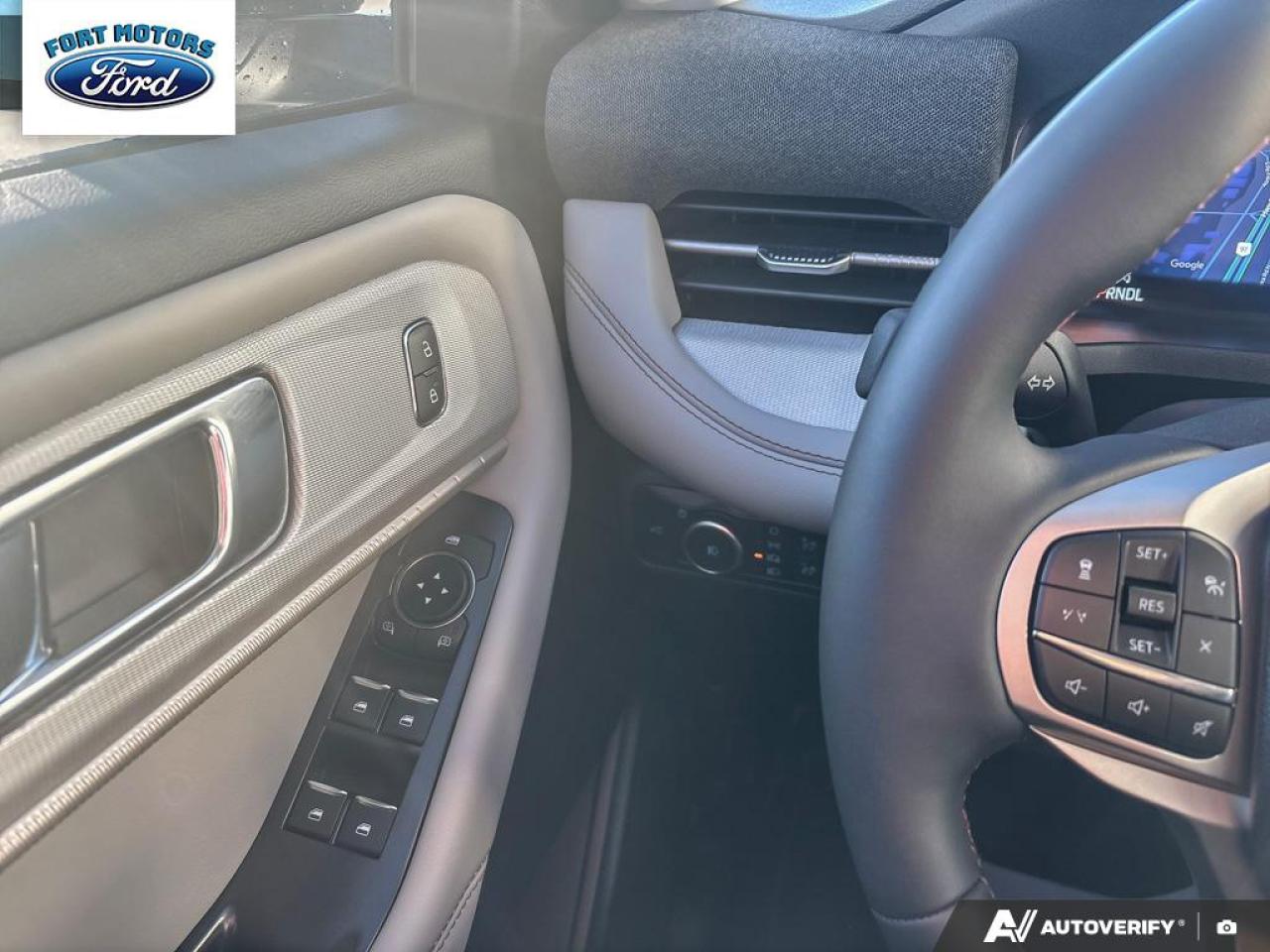2025 Ford Explorer Active Photo5