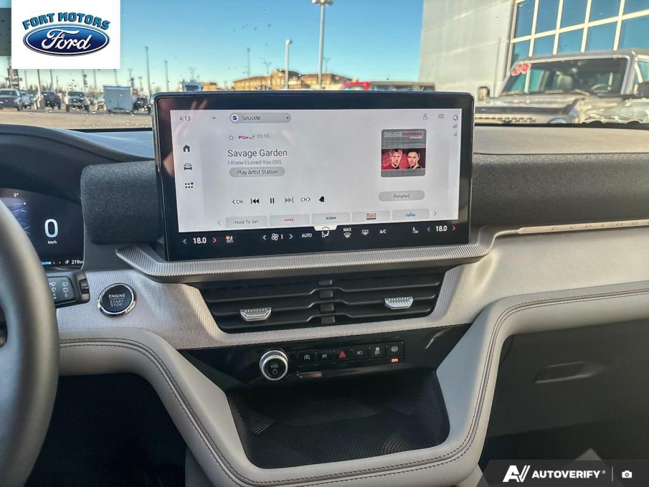 2025 Ford Explorer Active Photo5