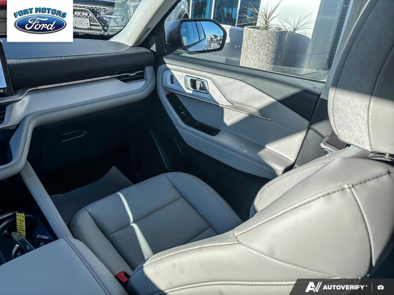 2025 Ford Explorer Active Photo5