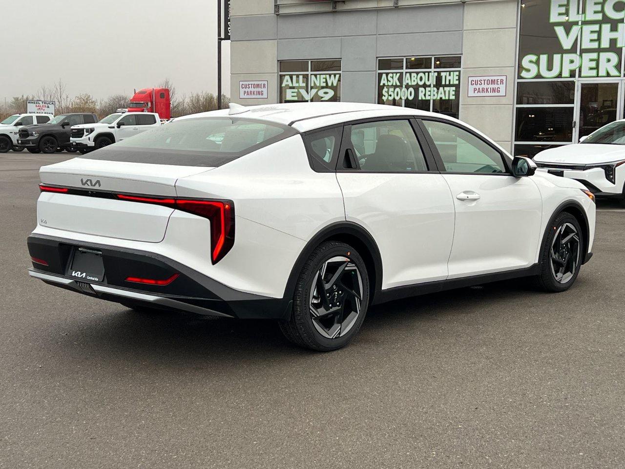 2025 Kia K4 EX Photo2