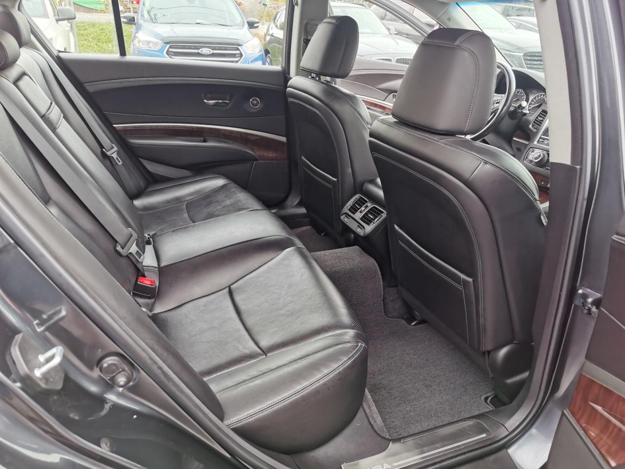 2017 Acura RLX Sport Hybrid - Photo #20