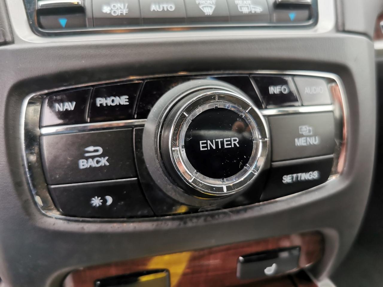 2017 Acura RLX Sport Hybrid - Photo #31