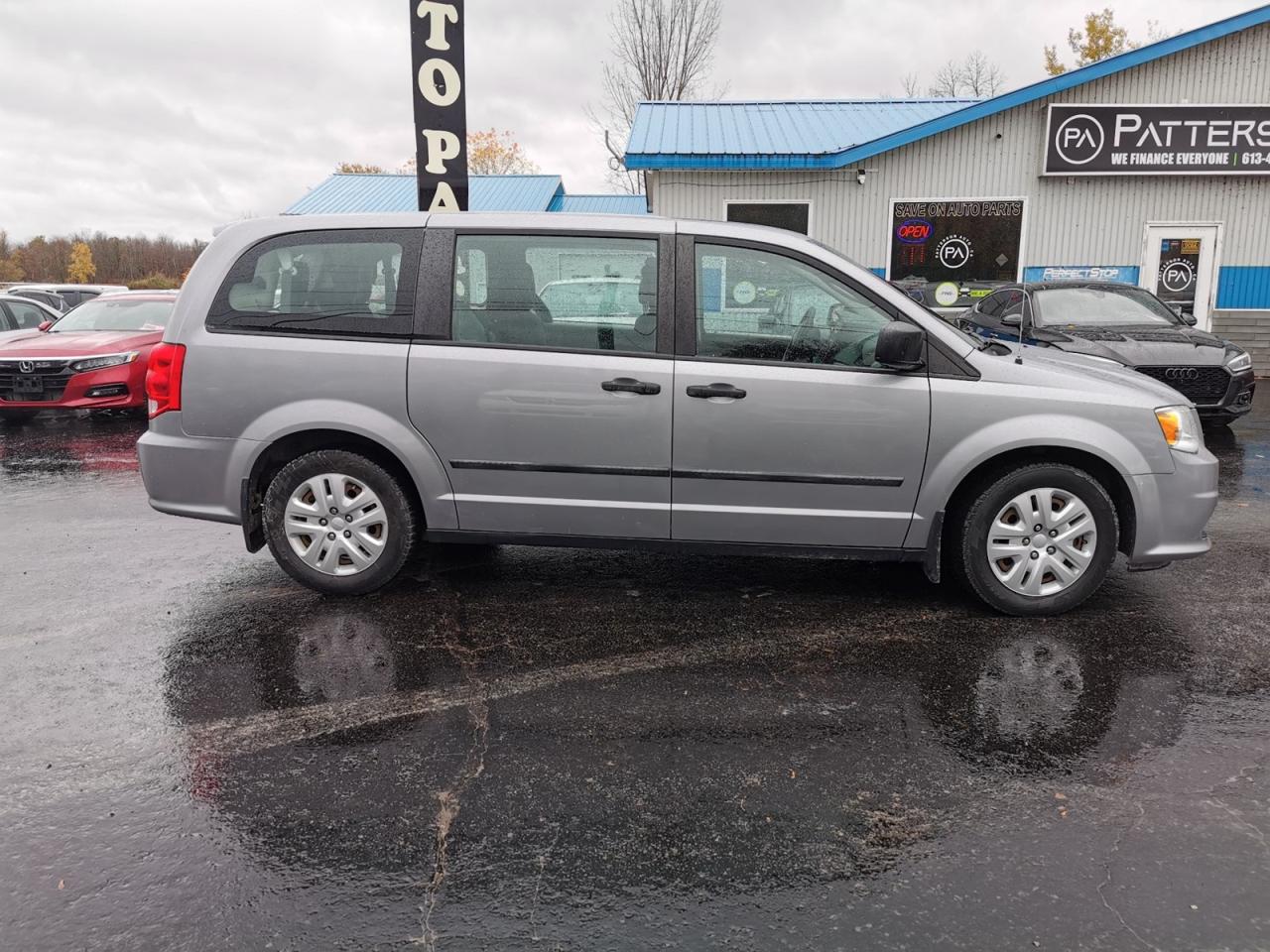 2016 Dodge Grand Caravan SE - Photo #4