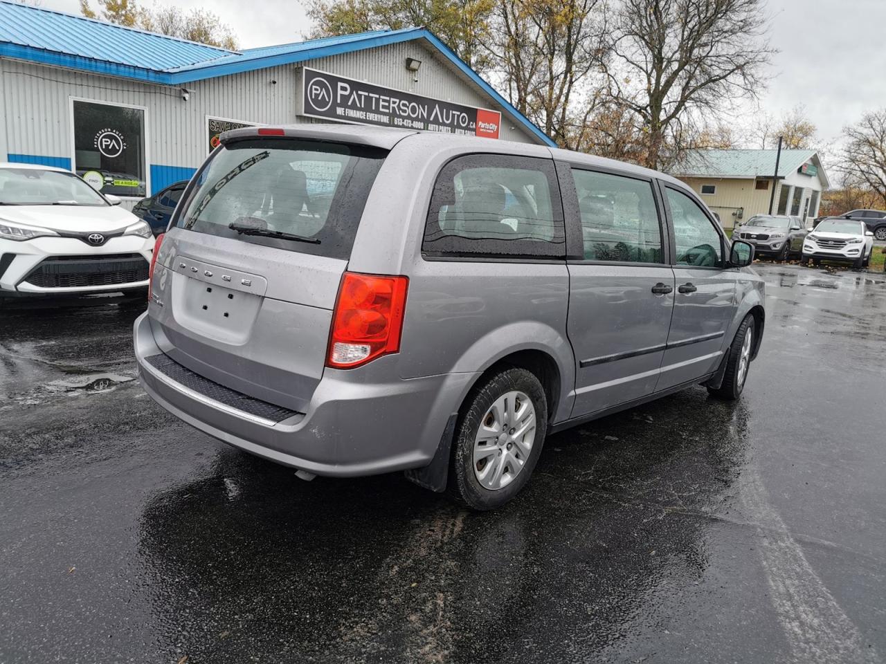 2016 Dodge Grand Caravan SE - Photo #5