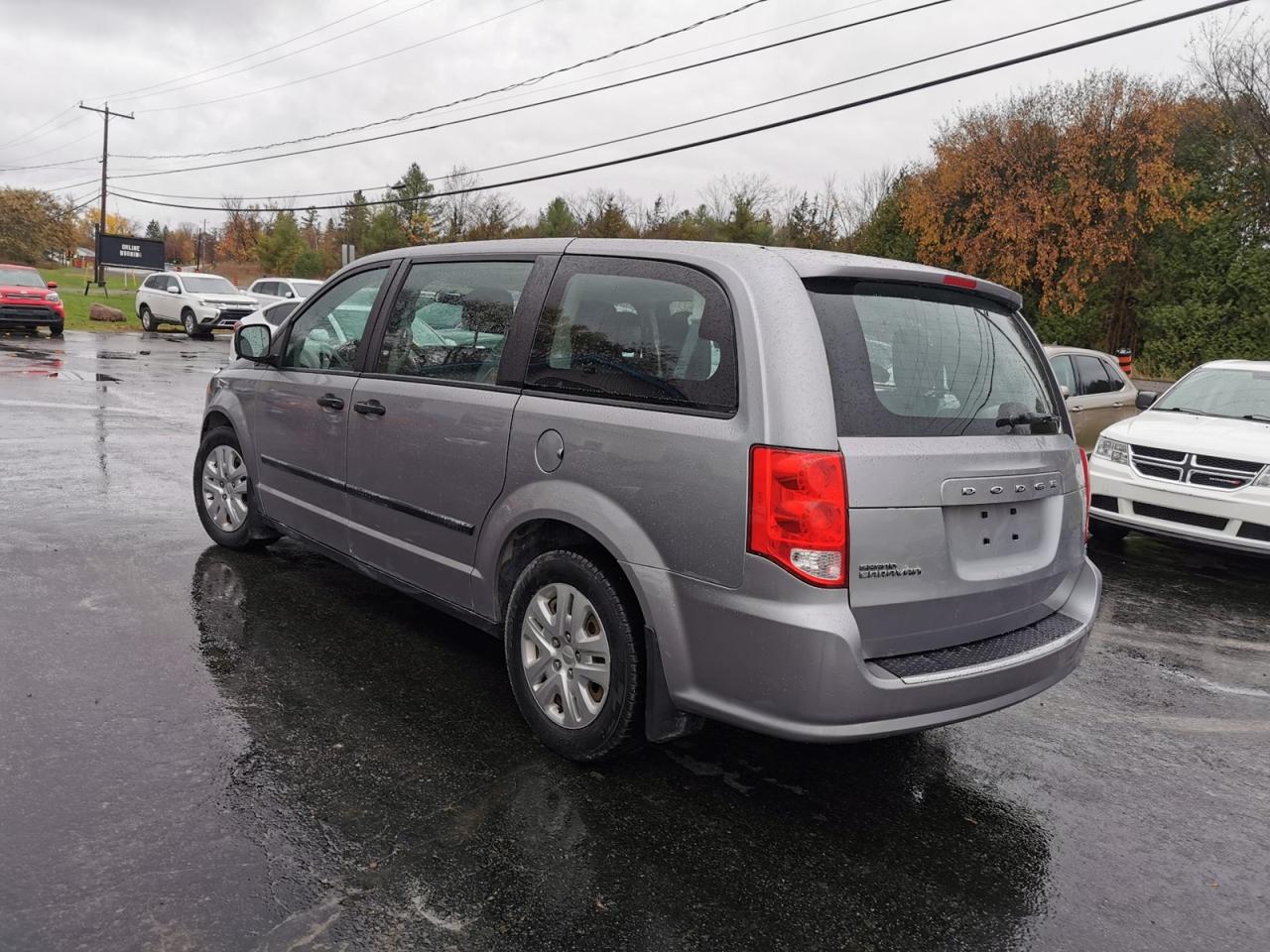 2016 Dodge Grand Caravan SE - Photo #7