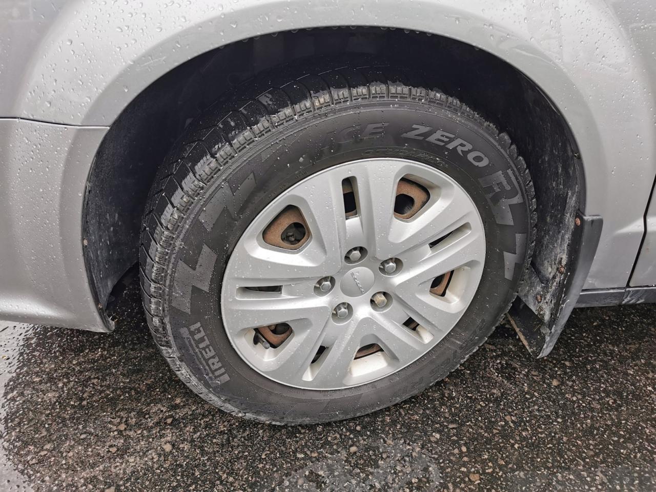 2016 Dodge Grand Caravan SE - Photo #9