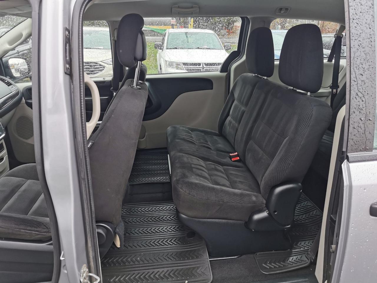 2016 Dodge Grand Caravan SE - Photo #17