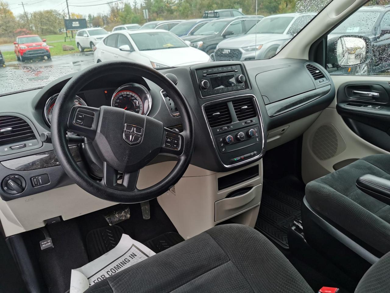 2016 Dodge Grand Caravan SE - Photo #19