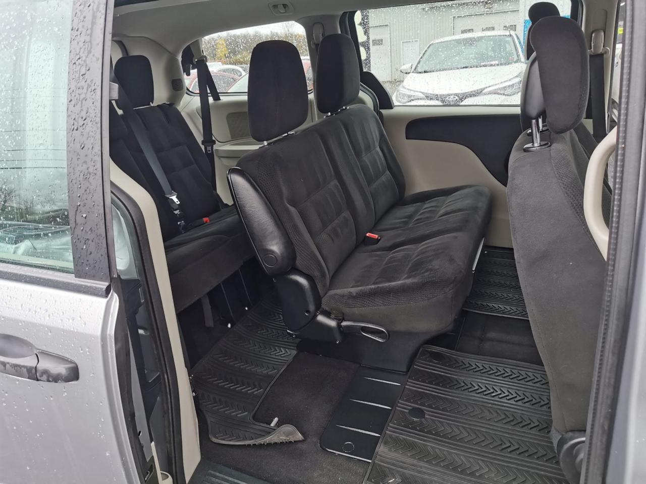 2016 Dodge Grand Caravan SE - Photo #22