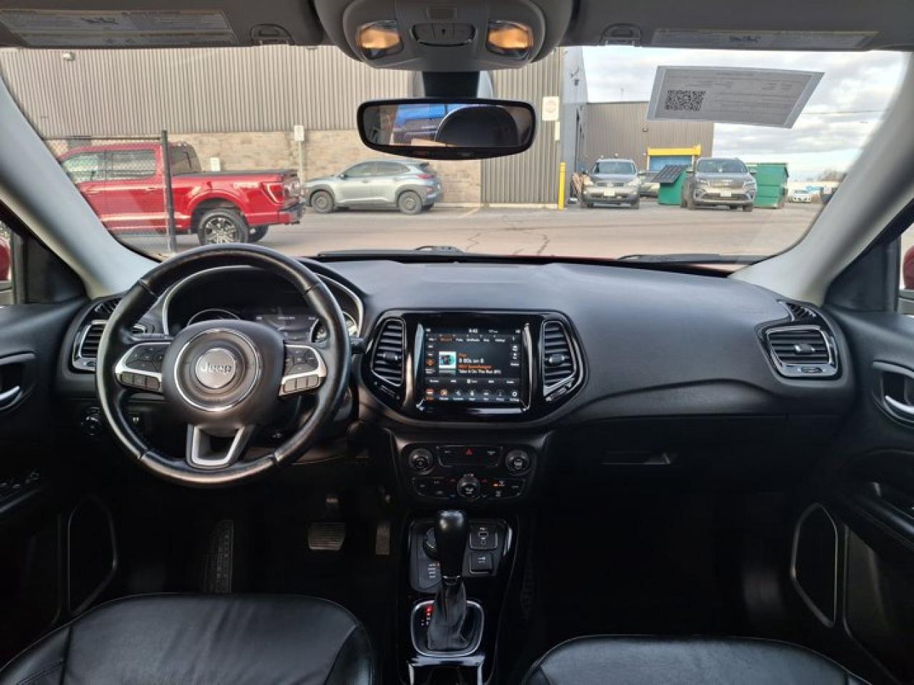 2021 Jeep Compass Altitude 4WD | Black Top | Leatherette | Navigation | Rear Camera | Carplay + Android Auto | Photo