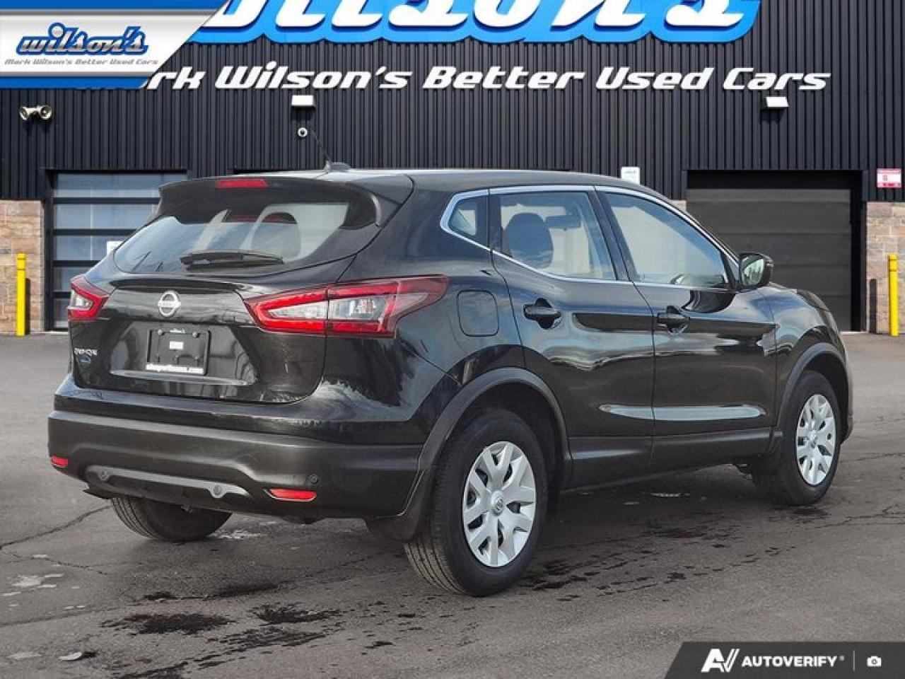 2020 Nissan Qashqai S | 6-Speed Manual | CarPlay + Android | Heated Seats | Rear Camera | and More ! Photo4