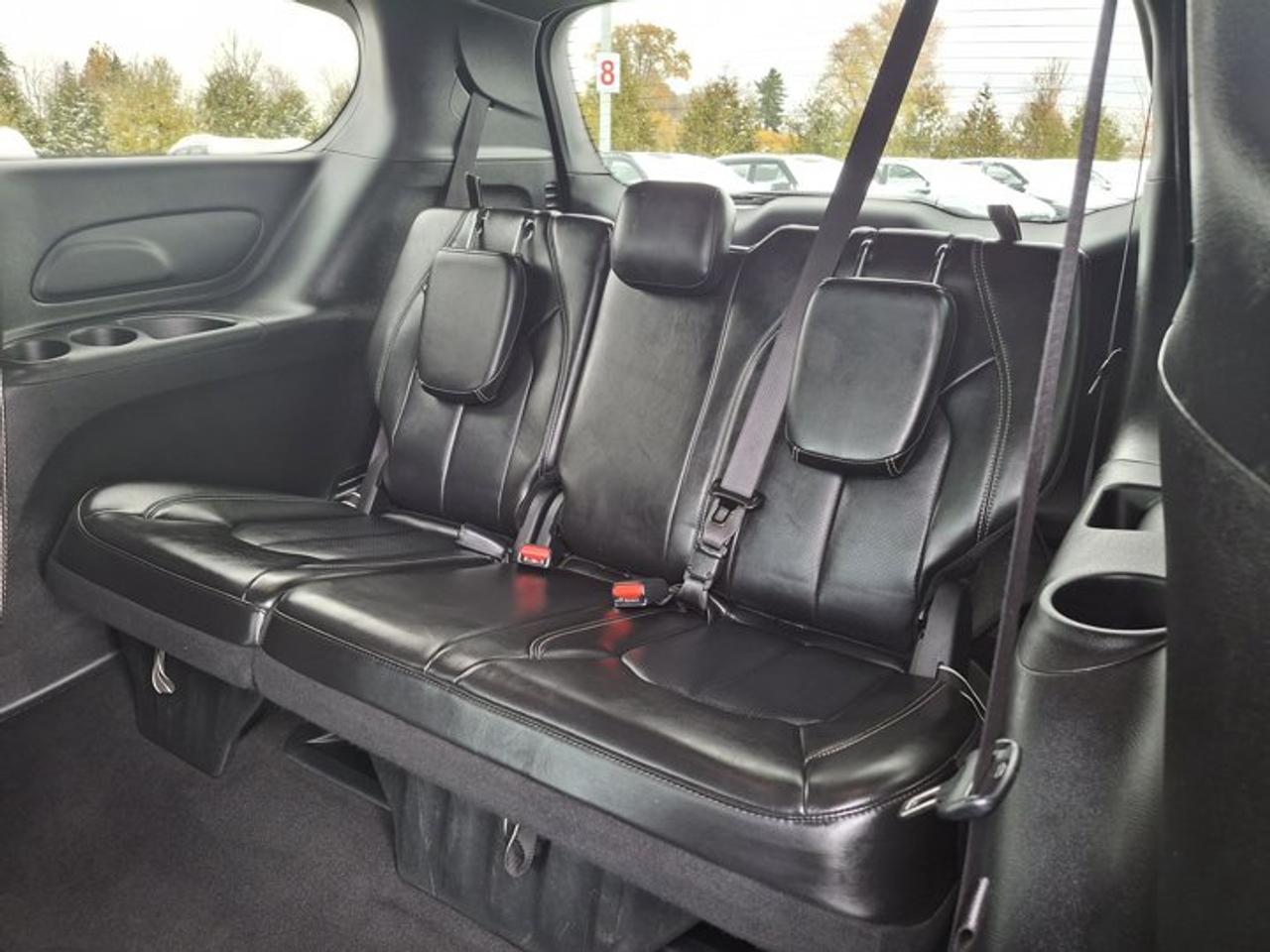 2024 Chrysler Pacifica Touring-L | Leather | Pano Sunroof | S-Appearance Pkg | Heated Wheel + Seats | and More ! Photo