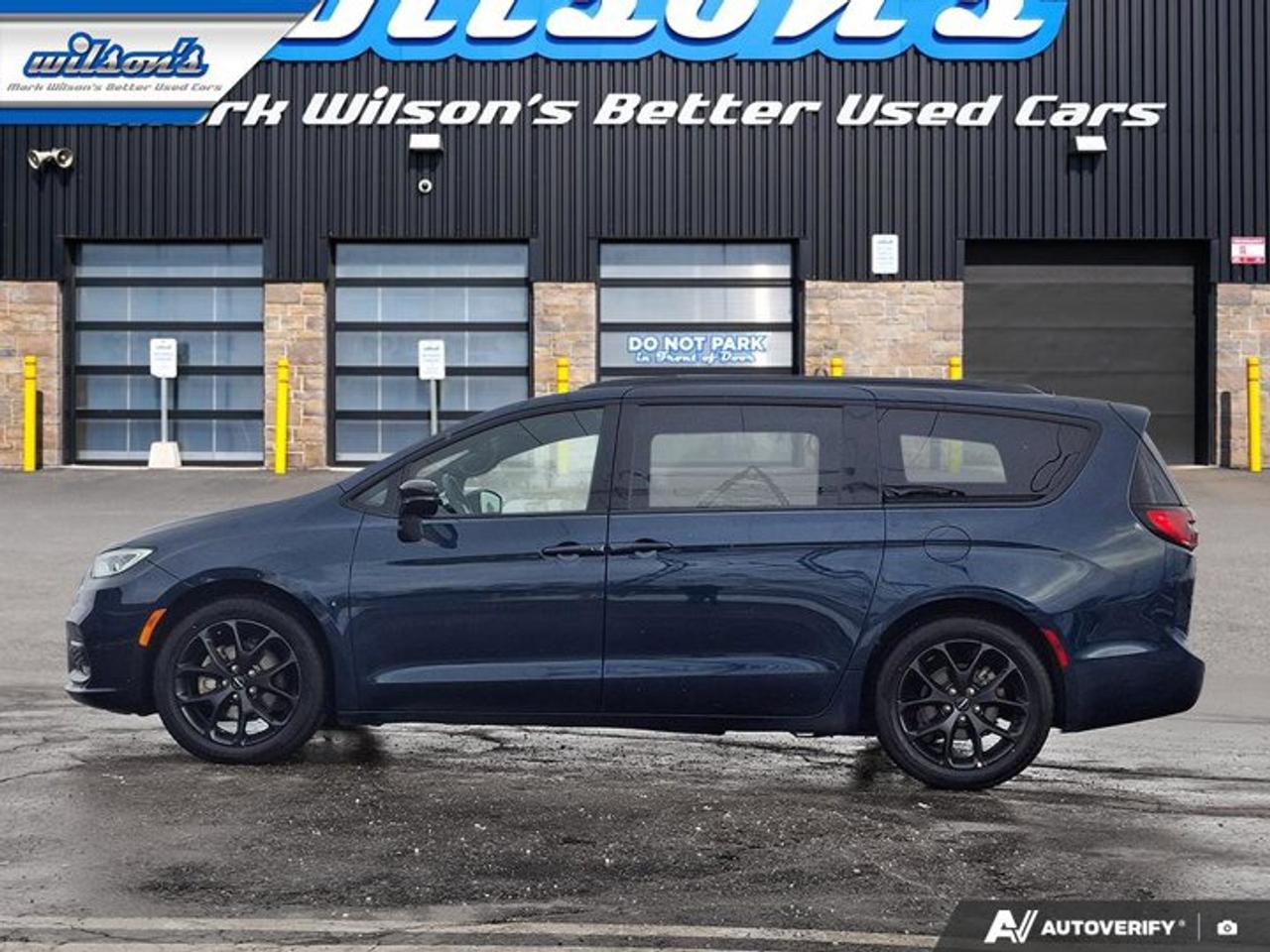 2024 Chrysler Pacifica Touring-L | Leather | Pano Sunroof | S-Appearance Pkg | Heated Wheel + Seats | and More ! Photo