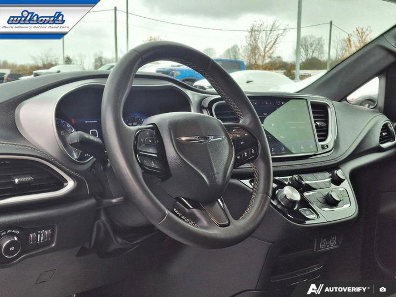 2024 Chrysler Pacifica Touring-L | Leather | Pano Sunroof | S-Appearance Pkg | Heated Wheel + Seats | and More ! Photo