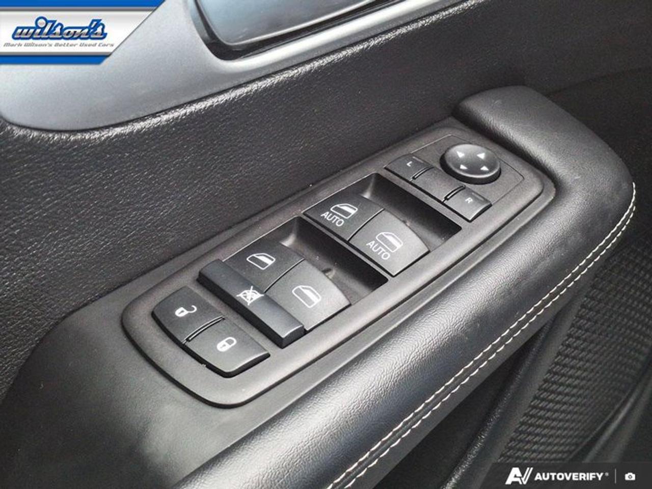 2024 Chrysler Pacifica Touring-L | Leather | Pano Sunroof | S-Appearance Pkg | Heated Wheel + Seats | and More ! Photo