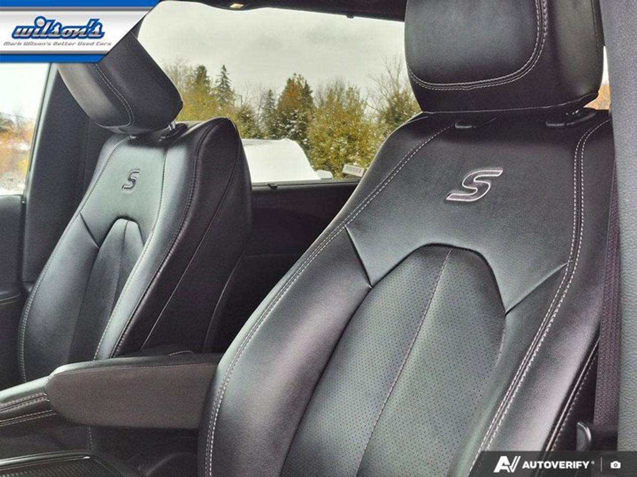 2024 Chrysler Pacifica Touring-L | Leather | Pano Sunroof | S-Appearance Pkg | Heated Wheel + Seats | and More ! Photo