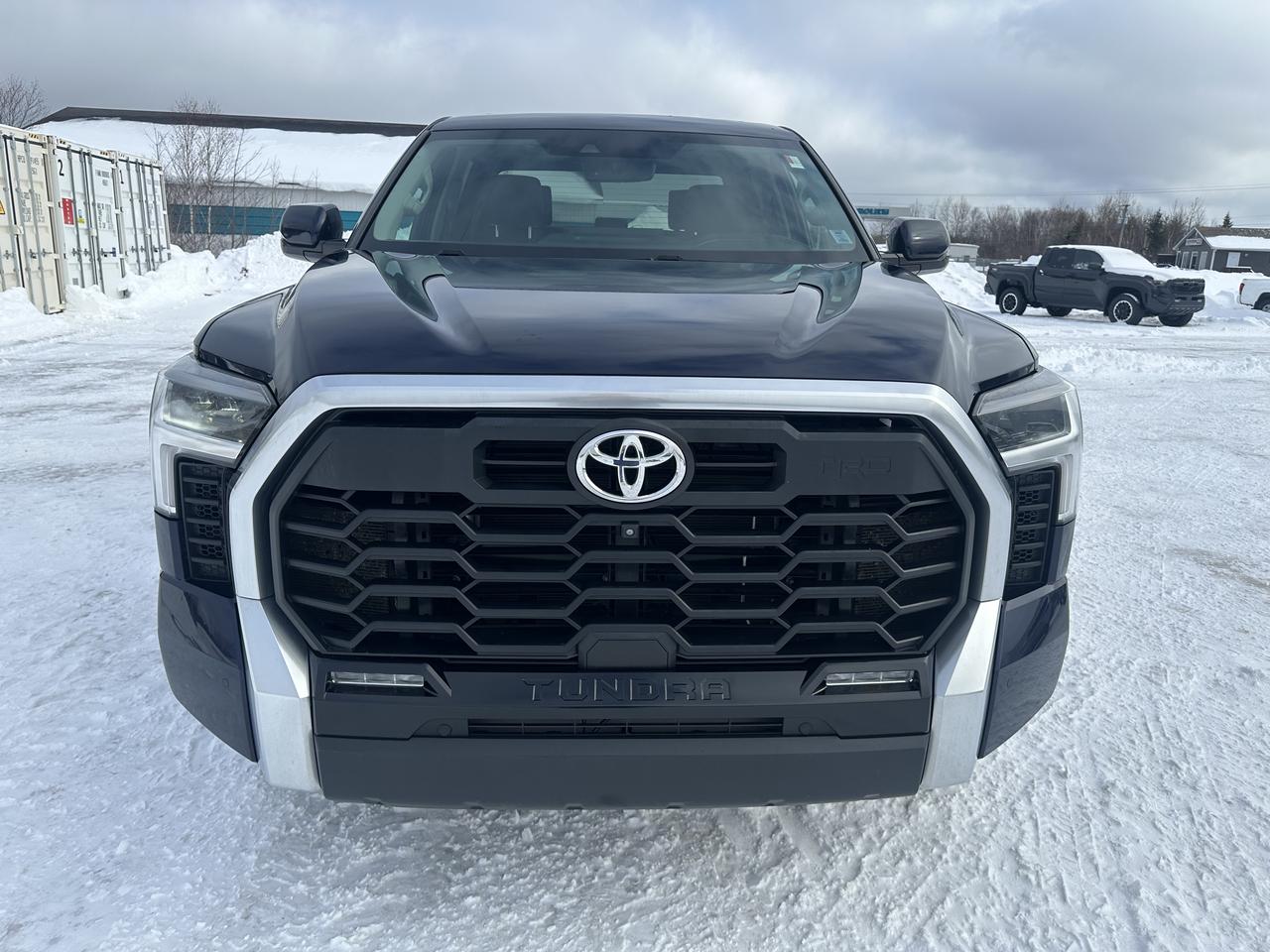 2022 Toyota Tundra 4X4 CrewMax Limited Photo1