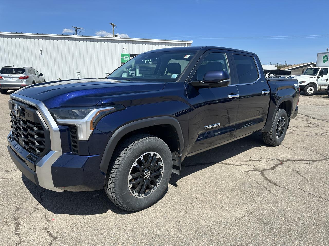 2022 Toyota Tundra 4X4 CrewMax Limited Photo0