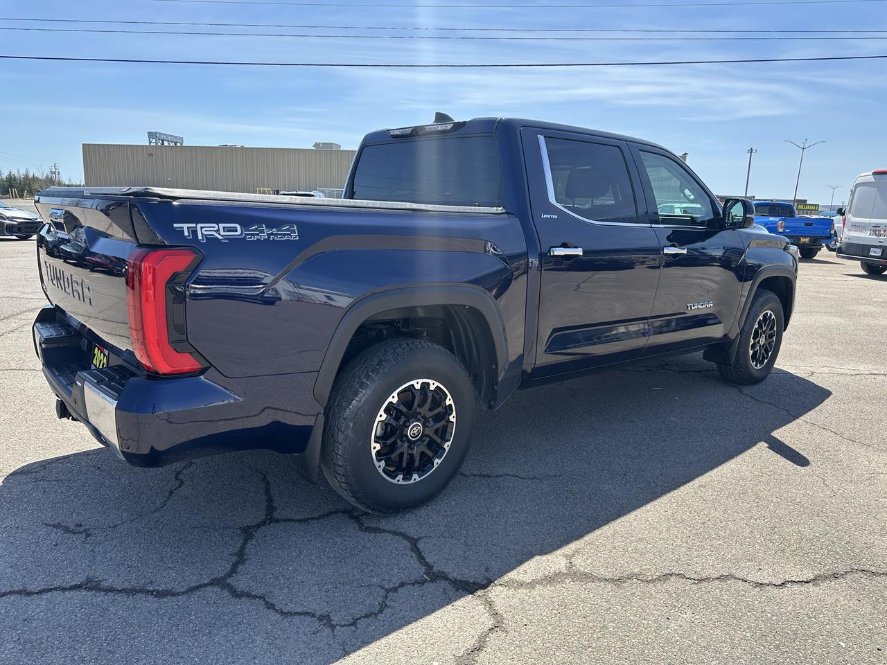 2022 Toyota Tundra 4X4 CrewMax Limited Photo4