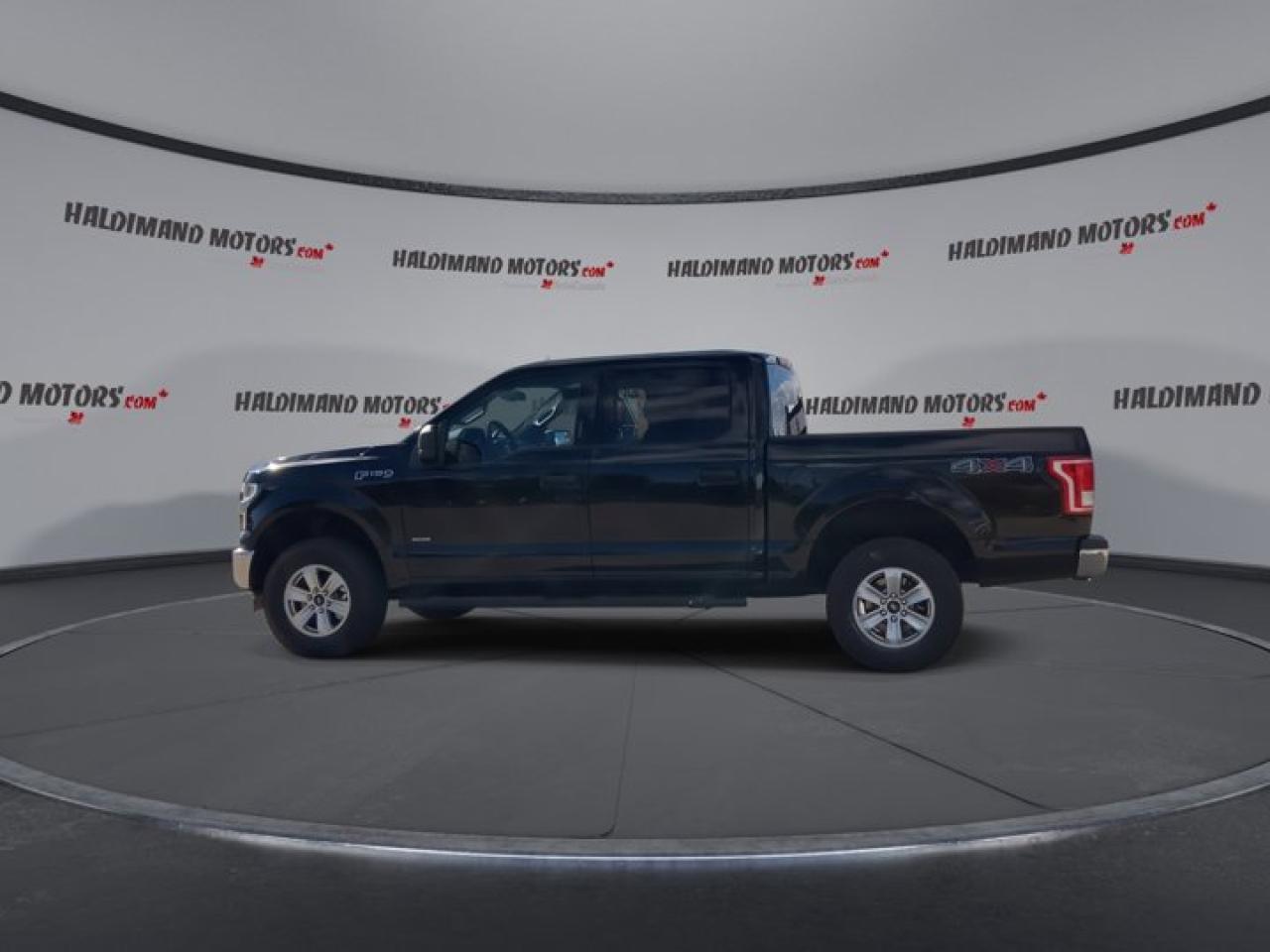 2017 Ford F-150 XLT 4X4 Trailer Tow Package Photo4