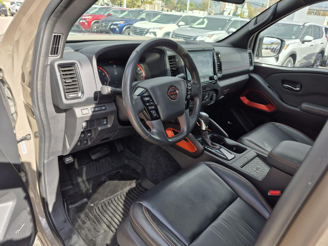 2023 Nissan Frontier PRO-4X LUXURY PACKAGE, FENDER AUDIO, LEATHER Photo6