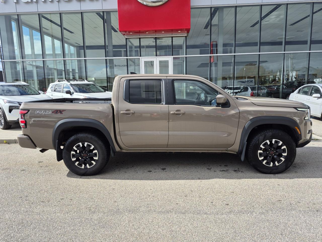 2023 Nissan Frontier PRO-4X LUXURY PACKAGE, FENDER AUDIO, LEATHER Photo5