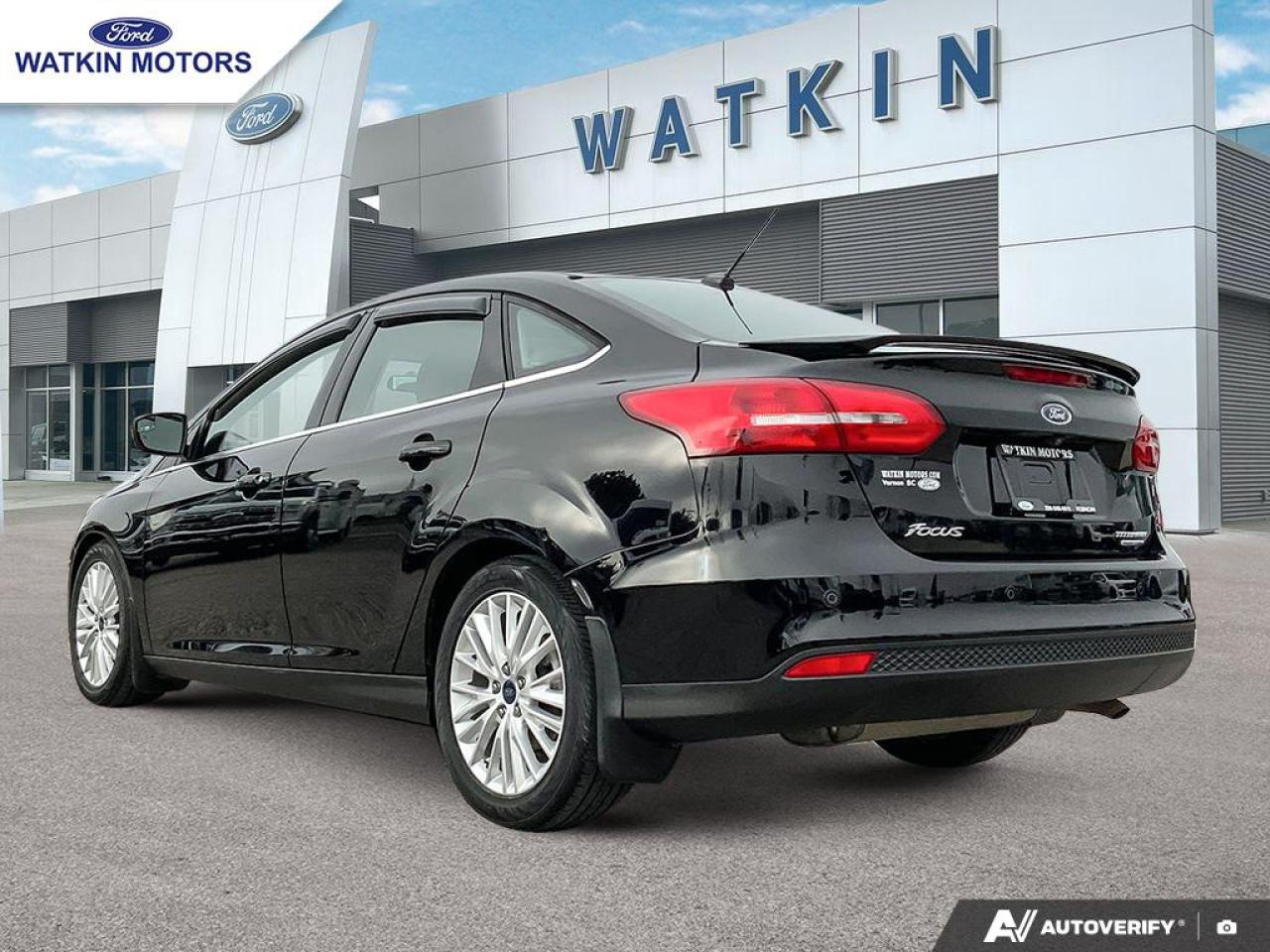 2016 Ford Focus Titanium Photo2