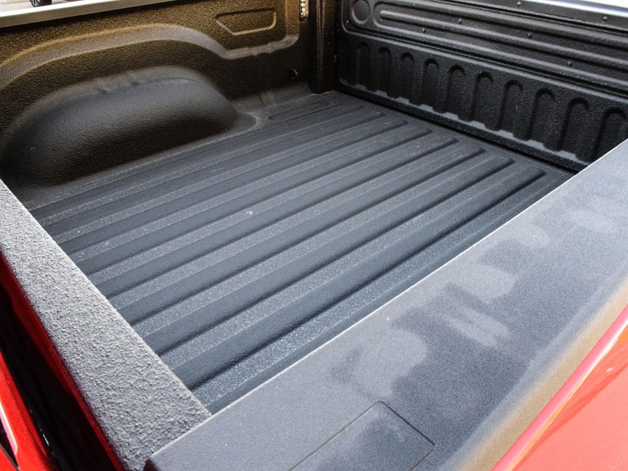 2023 RAM 1500 Classic WARLOCK 4X4 CREW CAB 5'7" BOX Photo