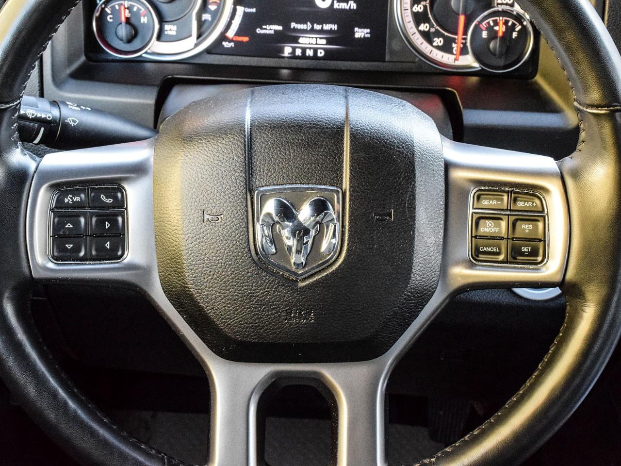 2023 RAM 1500 Classic WARLOCK 4X4 CREW CAB 5'7" BOX Photo