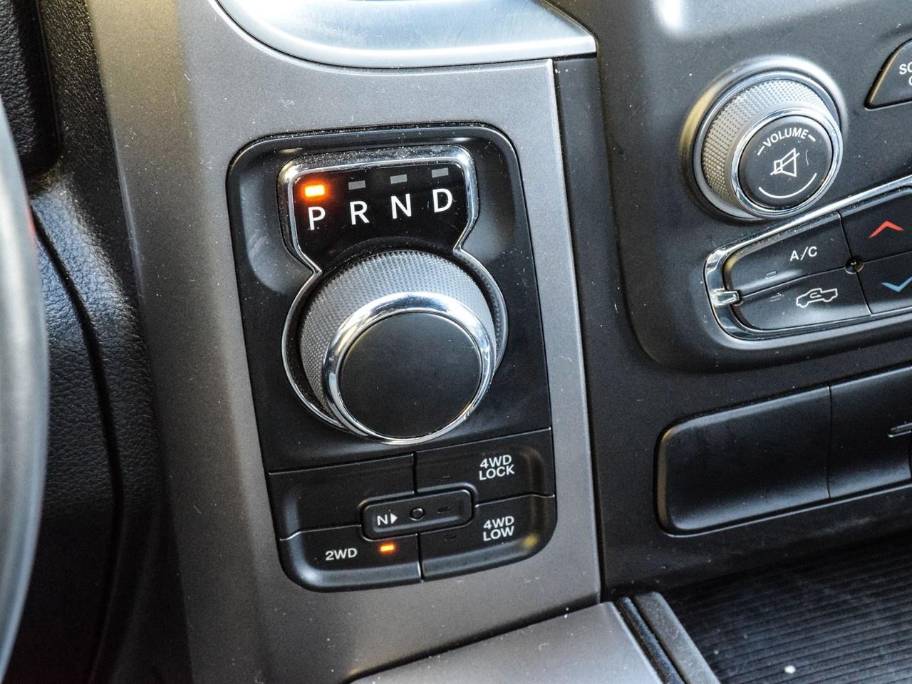 2023 RAM 1500 Classic WARLOCK 4X4 CREW CAB 5'7" BOX Photo